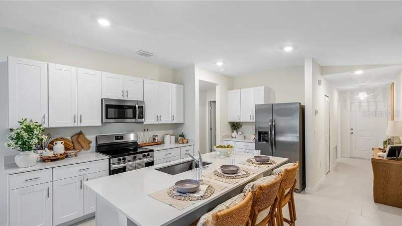 3 bedroom Single Family Residence at 3534 Ambersweet Crossing, Rye Ranch Ph Ia1 & Ia2, Parrish — photo 4