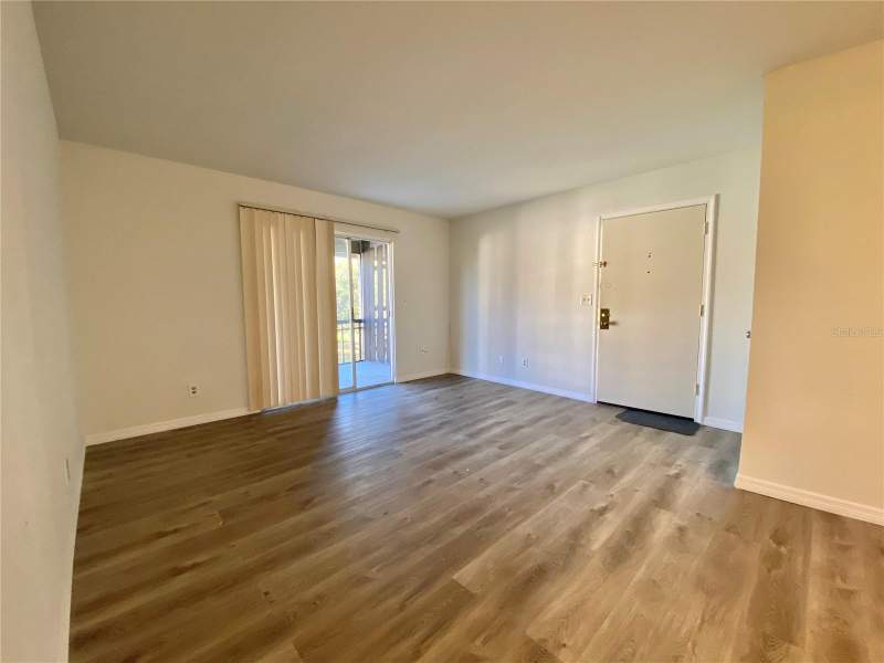 1 bedroom Condominium at 6519 W Newberry Road #1211, Oaks, Gainesville — photo 4