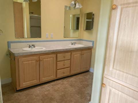37643 Landis Avenue, Zephyrhills FL - photo 6 of 9