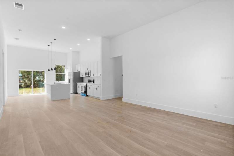 4 bedroom Single Family Residence at 543 Chamber Street, Port Charlotte Sec 008, Port Charlotte — photo 4