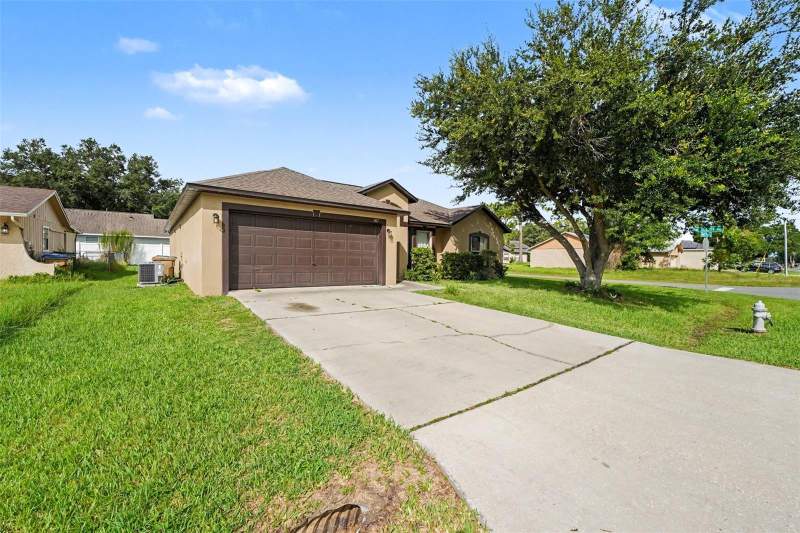 4 bedroom Single Family Residence at 807 Del Prado Drive, Poinciana Village, Kissimmee — photo 2