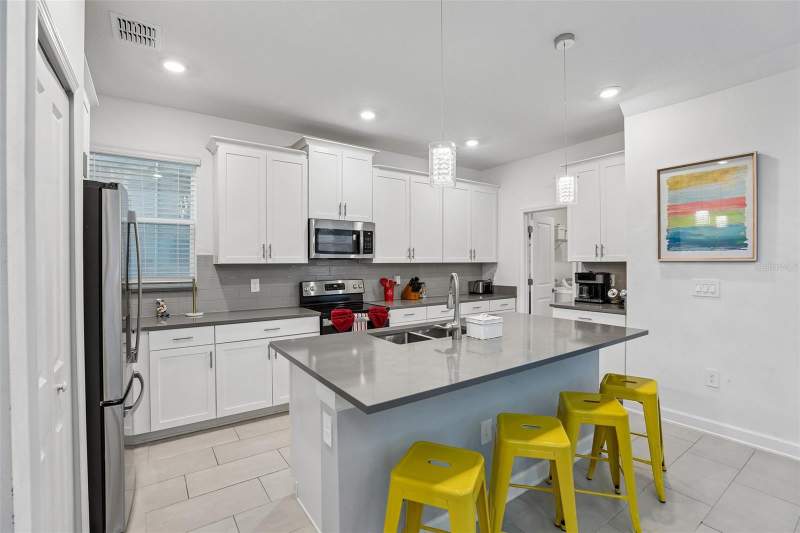 5 bedroom Single Family Residence at 949 Leader Street, Stoneybrook South North Prcl Ph 6, Davenport — photo 5