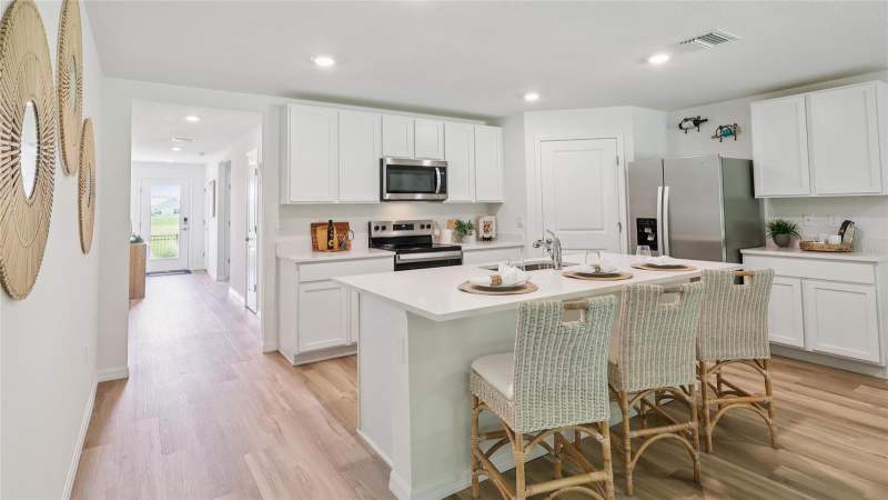 4 bedroom Single Family Residence at 2419 Ring Road, Spring Hill Unit 13 Hernando Spot Lots, Spring Hill — photo 4