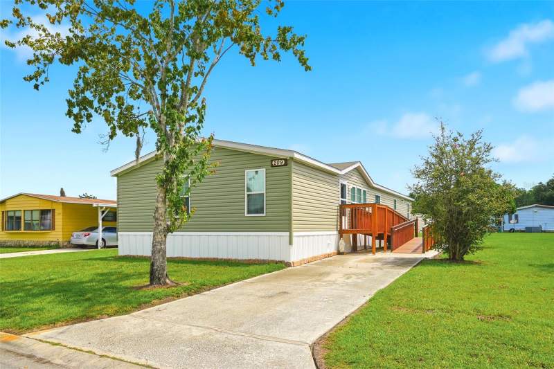 209 ELLSWORTH DRIVE home for sale in Broadmoor