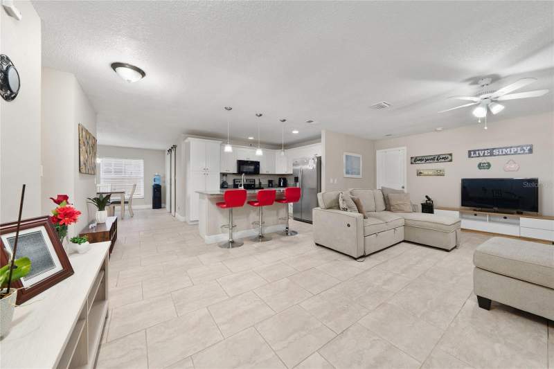 4 bedroom Single Family Residence at 12131 Agana Street, Pepper Mill Sec 03, Orlando — photo 4