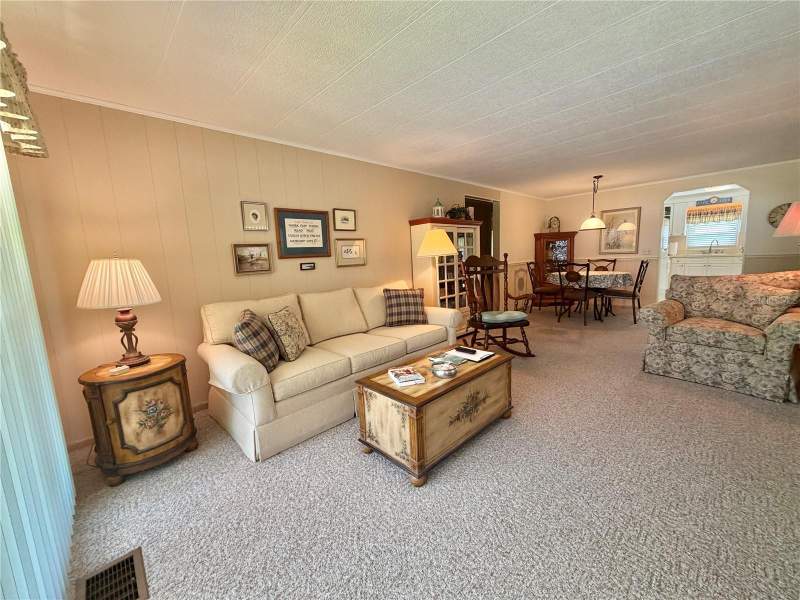 2 bedroom Manufactured Home at 146 Hibiscus Way, Hawthorne At Leesburg A Coop, Leesburg — photo 2