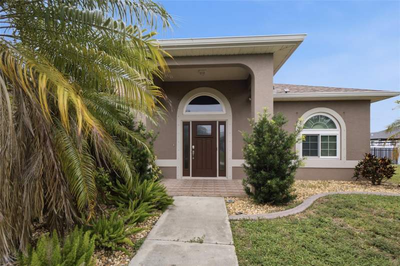 3 bedroom Single Family Residence at 219 NW 12th Lane, Cape Coral, Cape Coral — photo 2