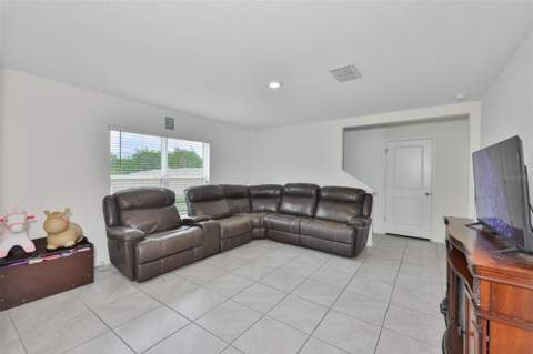 5244 Fiddle Fig Avenue, Wimauma FL - photo 10 of 51