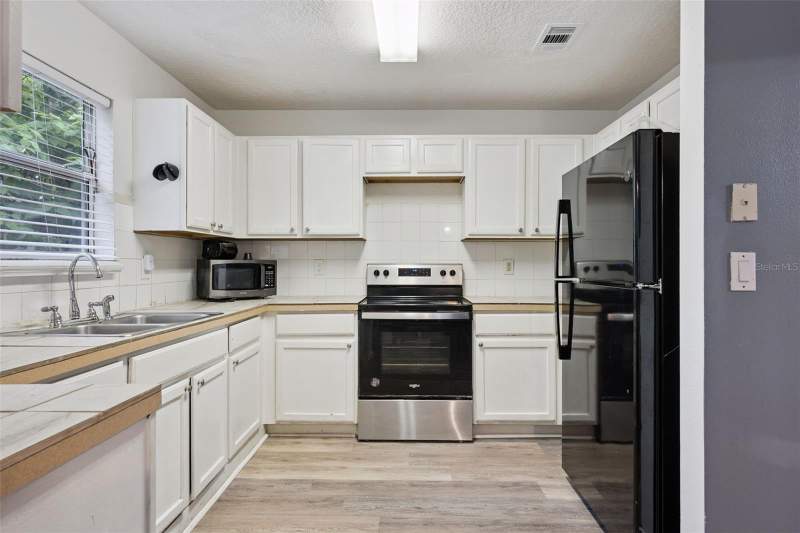 3 bedroom Single Family Residence at 4532 HUPPEL AVENUE, BOOKER WASHINGTON ESTATE, ORLANDO — photo 4