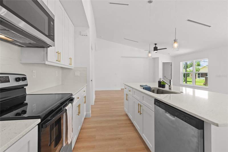 3 bedroom Single Family Residence at 4097 Honeybee Street, Port Charlotte Sub 27, North Port — photo 5