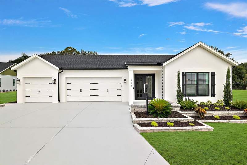 3 bedroom Single Family Residence at 724 Shivers Loop, The Villages, The Villages — photo 2