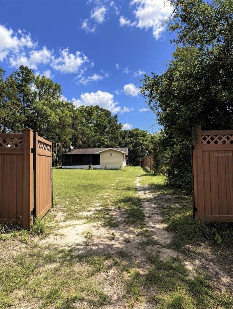 1 bedroom Single Family Residence at 10565 95th Terrace, East Waters/Smith Lake, Belleview — photo 3