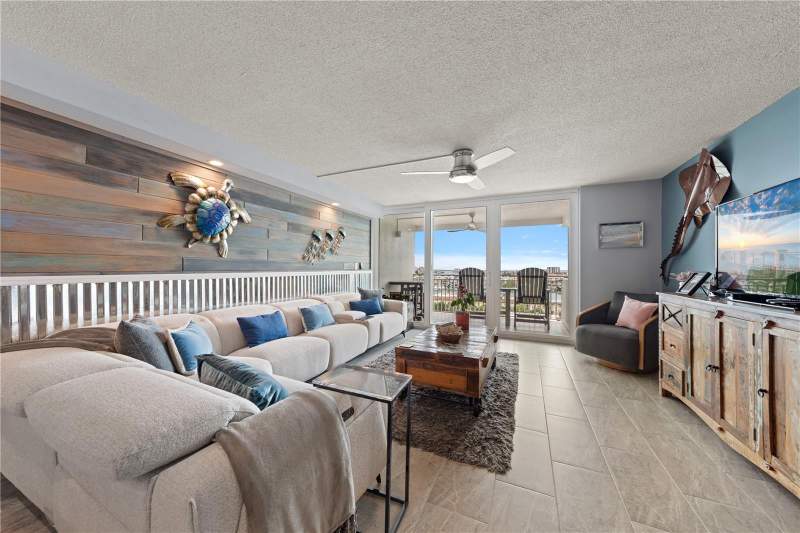 2 bedroom Condominium at 675 S Gulfview Boulevard #1108, Continental Towers, Clearwater Beach — photo 4