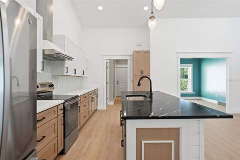 34111 August Avenue, Webster FL - photo 12 of 70