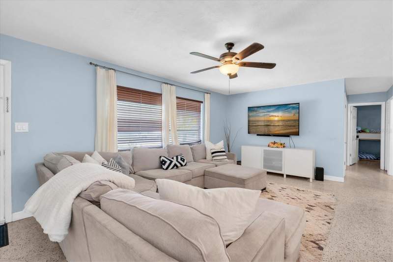 3 bedroom Single Family Residence at 5701 6th Way, Edenwood Add Sec 6, St Petersburg — photo 4