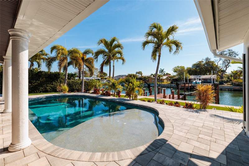 5 bedroom Single Family Residence at 2032 Kansas Avenue, Venetian Isles, St Petersburg — photo 2