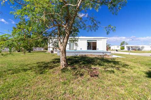 4609 10th Street Court, Ellenton FL - photo 7 of 33