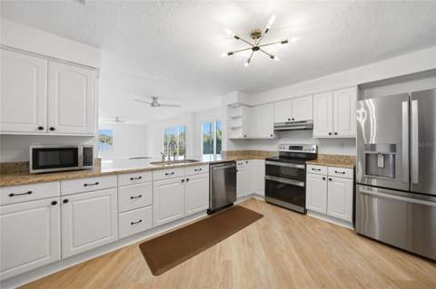 1477 Park Beach Circle #13, Punta Gorda FL - photo 15 of 43