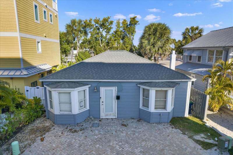 2 bedroom Single Family Residence at 39 181st Avenue, Surfside Cabana Club Rev, Redington Shores — photo 3