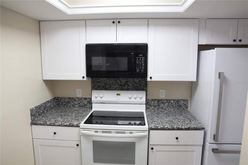 2 bedroom Townhouse at 5831 SW 9th Place, Rockwood Villas, Gainesville — photo 2
