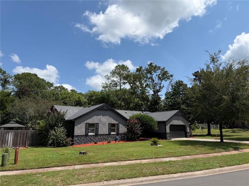 3 bedroom Single Family Residence at 200 W Panama Road, Foxmoor Unit 2, Winter Springs — photo 3