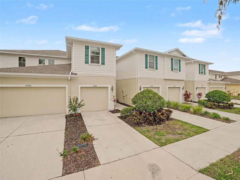 10942 VERAWOOD DRIVE home for sale in Lucaya Lake Club