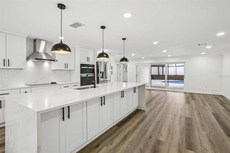4 bedroom Single Family Residence at 2230 Albright Drive, College Park, Clearwater — photo 5