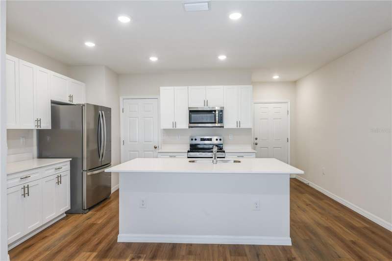 3 bedroom Single Family Residence at 9872 Pelican Coast Drive, Pasadena Woods, Dade City — photo 2