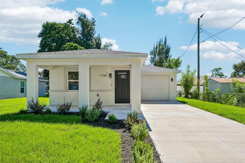3 bedroom Single Family Residence at 1726 John Rivers Street, Amaryllis Park, Sarasota — photo 2