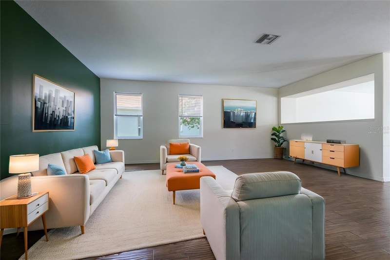 4 bedroom Single Family Residence at 10907 Golden Silence Drive, South Fork Unit 4, Riverview — photo 5
