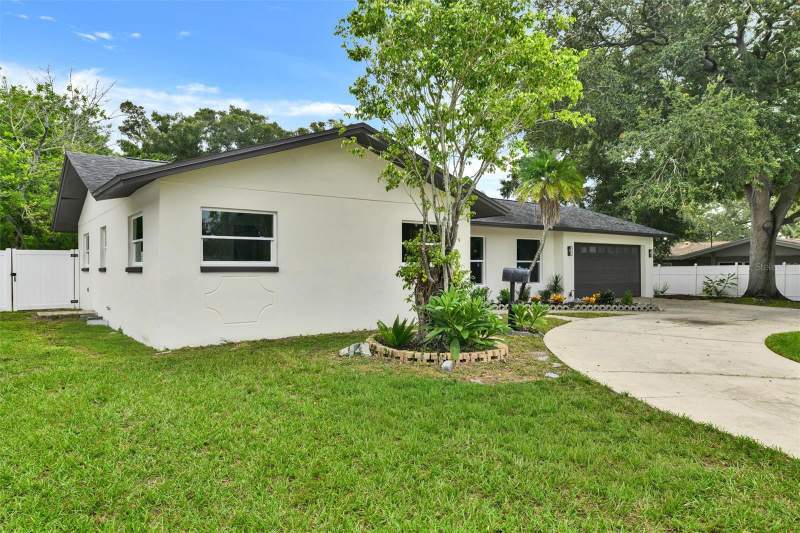 4 bedroom Single Family Residence at 1207 S Belcher Road, Meadows The, Clearwater — photo 4