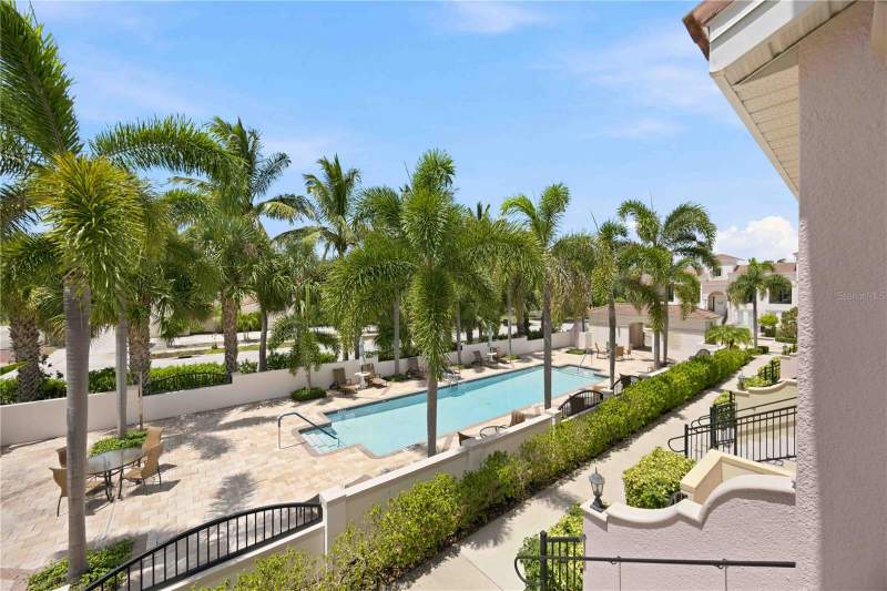 2 bedroom Townhouse at 435 Nokomis Avenue #312, Island Court Venice, Venice — photo 2
