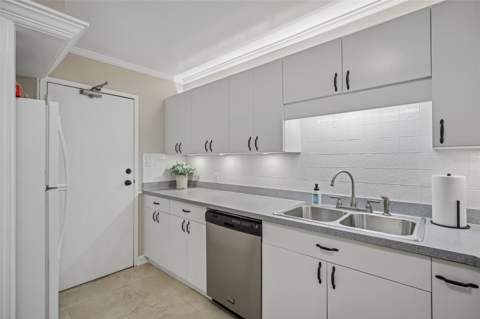 1621 Gulf Boulevard #1604, Clearwater FL - photo 20 of 59