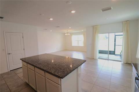 4006 Capri Coast Drive, Plant City FL - photo 6 of 37