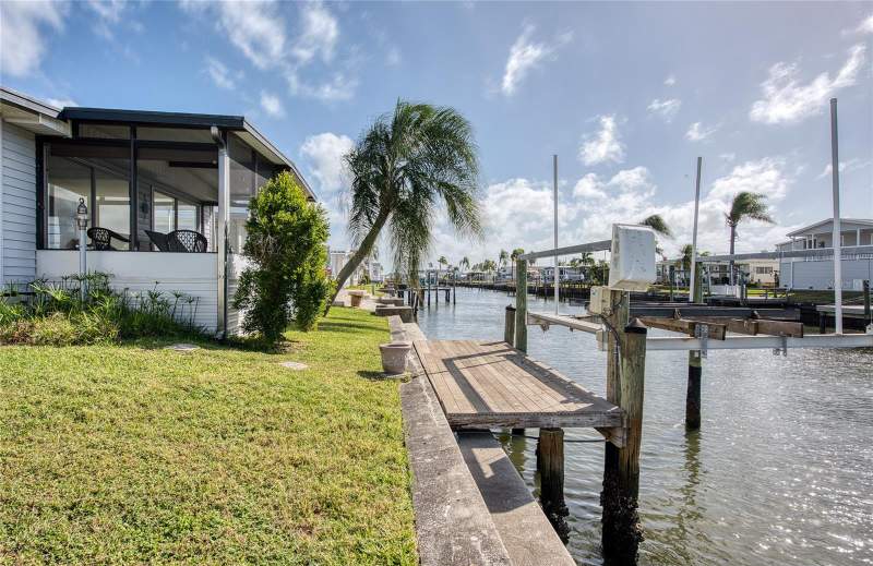 2 bedroom Mobile Home at 18675 US Highway 19 #225, Clearwater, Clearwater — photo 5