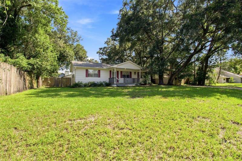 3 bedroom Single Family Residence at 5206 Parade Street, Terrace Park Unit 5 Rev, Temple Terrace — photo 2