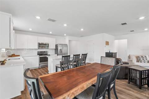 3883 Capri Coast Drive, Plant City FL - photo 15 of 96