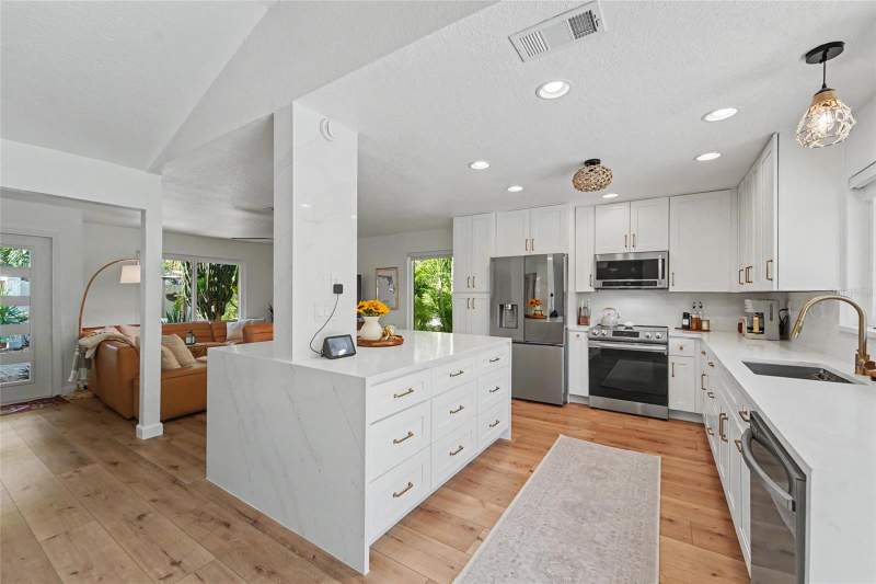 3 bedroom Single Family Residence at 13461 DEL PRADO DRIVE, DEL PRADO IMPERIAL UNIT 1, LARGO — photo 3