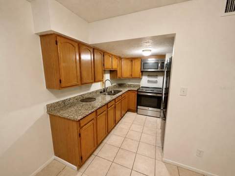 3755 Amherst Way #34, Sarasota FL - photo 6 of 17