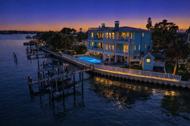 6 bedroom Single Family Residence at 391 12th Avenue, Indian Beach Re-Revised 2nd Add, Indian Rocks Beach — photo 2