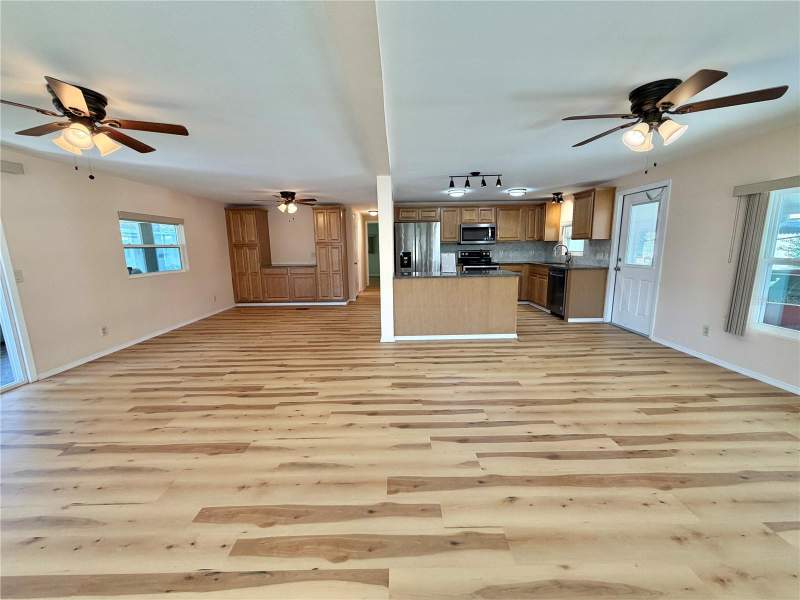 2 bedroom Mobile Home at 176 Azalea Trail, Hawthorne At Leesburg A Coop, Leesburg — photo 5