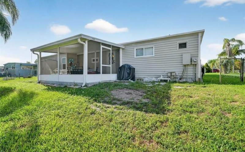 2 bedroom Mobile Home at 11905 Linda Avenue, Imperial Mobile Terrace, Tavares — photo 2