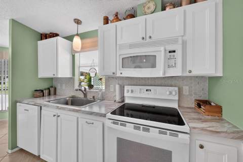 1226 Pompano Lane, Lady Lake FL - photo 22 of 63