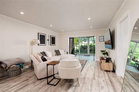 4595 Chancellor Street #114, St Petersburg FL - photo 9 of 30
