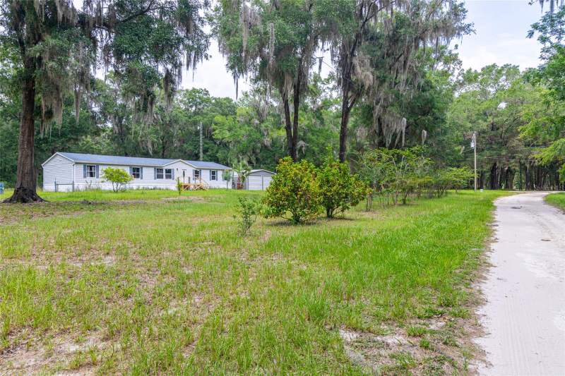4 bedroom Manufactured Home at 19050 NE 3rd Court, Gif Clark Grant, Citra — photo 3