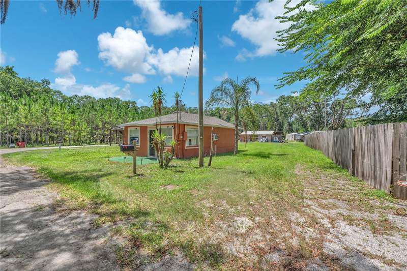 2 bedroom Single Family Residence at 1006 Gray Street, Strawberry Terrace South, Plant City — photo 3