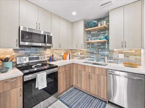 5153 Salmon Drive #B, St Petersburg FL - photo 10 of 50