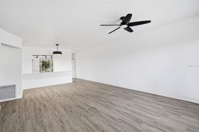 2 bedroom Condominium at 2431 Canadian Way #47, On Top Of The World, Clearwater — photo 3