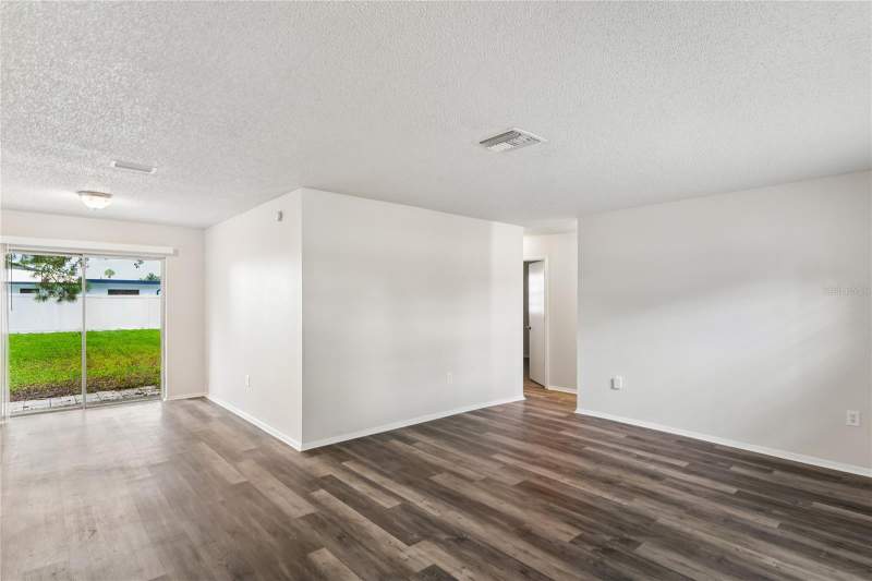 3 bedroom Single Family Residence at 10275 56th Street, Pine Haven II, Pinellas Park — photo 3