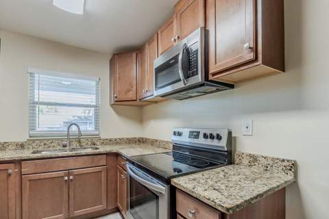 4320 Meadowbrook Avenue, Orlando FL - photo 6 of 24